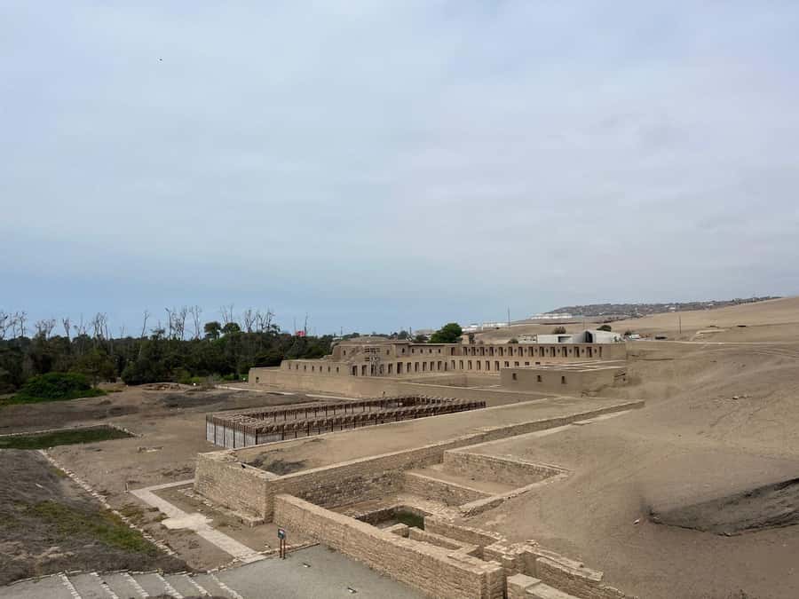 Tour to the sanctuary of Pachacamac - The Drive Through Barranco and Chorrillos
