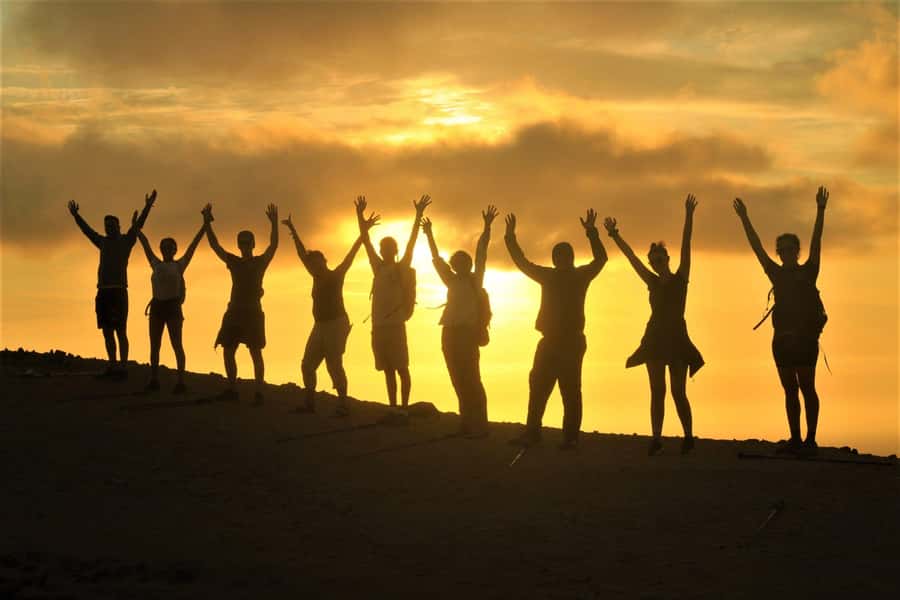 TREKKING GOLDEN SHADOWS - Why the Golden Shadows name fits Paracas