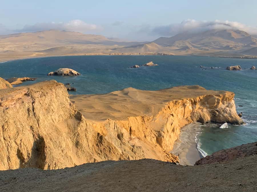 TREKKING GOLDEN SHADOWS - A short stop for photos and coastal views