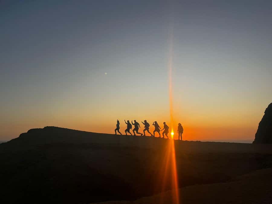 TREKKING GOLDEN SHADOWS - The 3:00 pm departure from Playa Roja Tours
