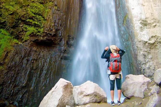 Trekking, Waterfalls and Thermal Baths - Cooling off at Pozo de Aguas Termales El Tigre