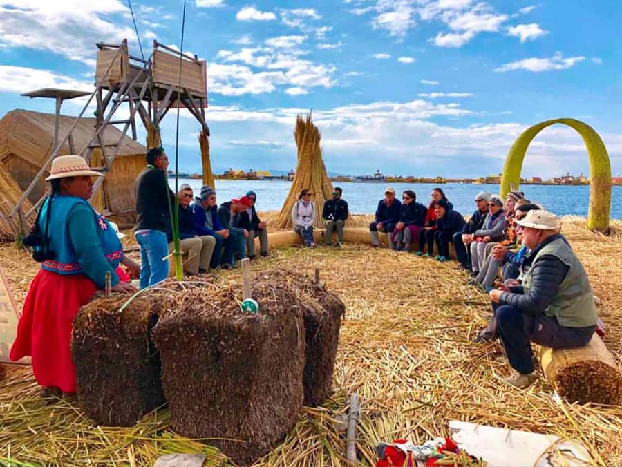 Uros Floating Islands Tour in Puno - Shopping, photos, and the commercial side