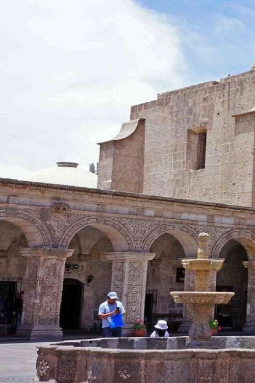 Walking tour through the Historic Center of Arequipa - Walk into San Lázaro, Arequipa’s first town